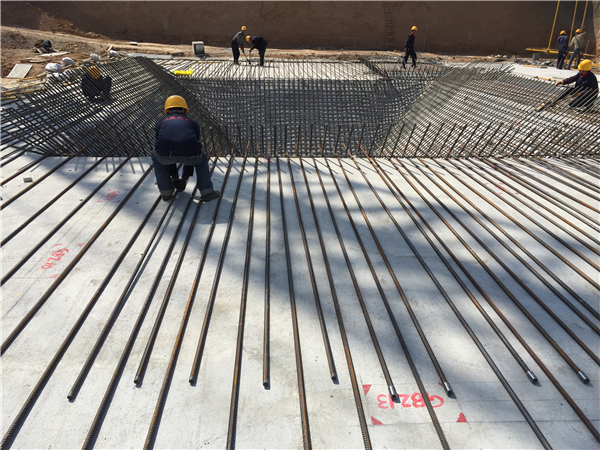 1596162798372210.jpg 施工现场+朱成鹏(四季花城项目部).jpg