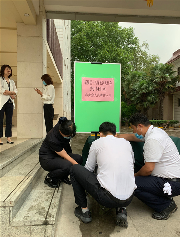 1596164042579950.jpg 工作在一线的团员青年.jpg