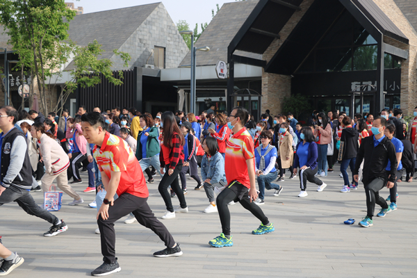 1618567709242360.jpg a热身运动_副本.jpg