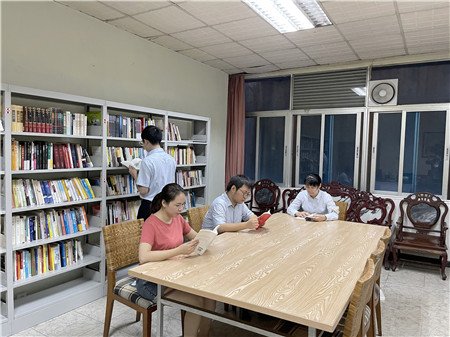 1660715023735278.jpg 员工读书_副本.jpg